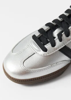 & Other Stories adidas Originals ZX 700