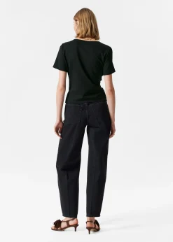 & Other Stories Asymmetrisches T-Shirt mit Drapierung