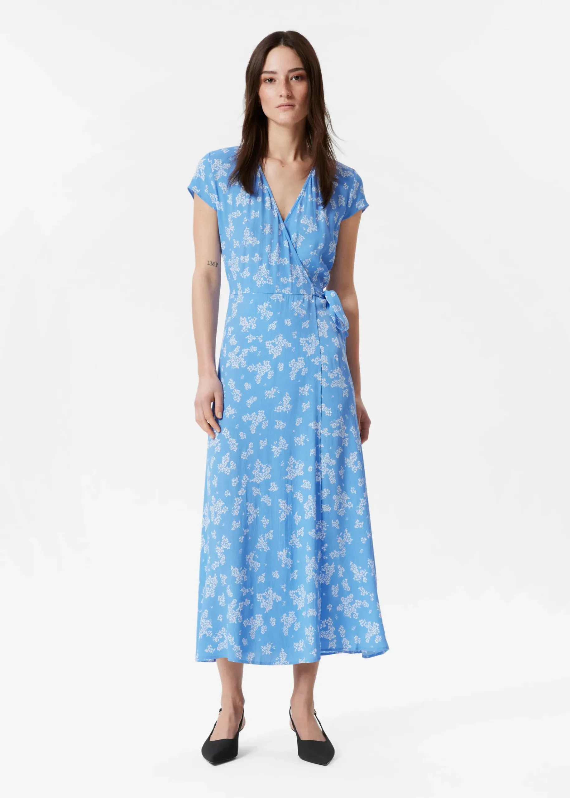 & Other Stories Bedrucktes Midi-Wickelkleid