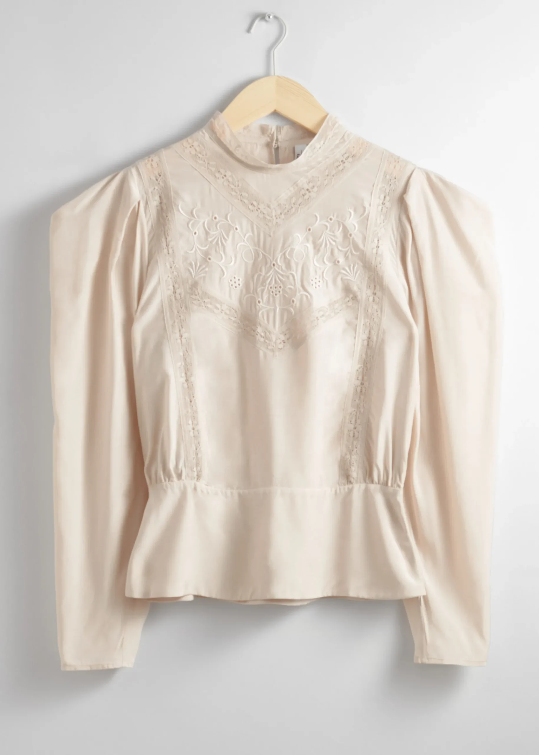 & Other Stories Bestickte Bluse mit Puffärmeln