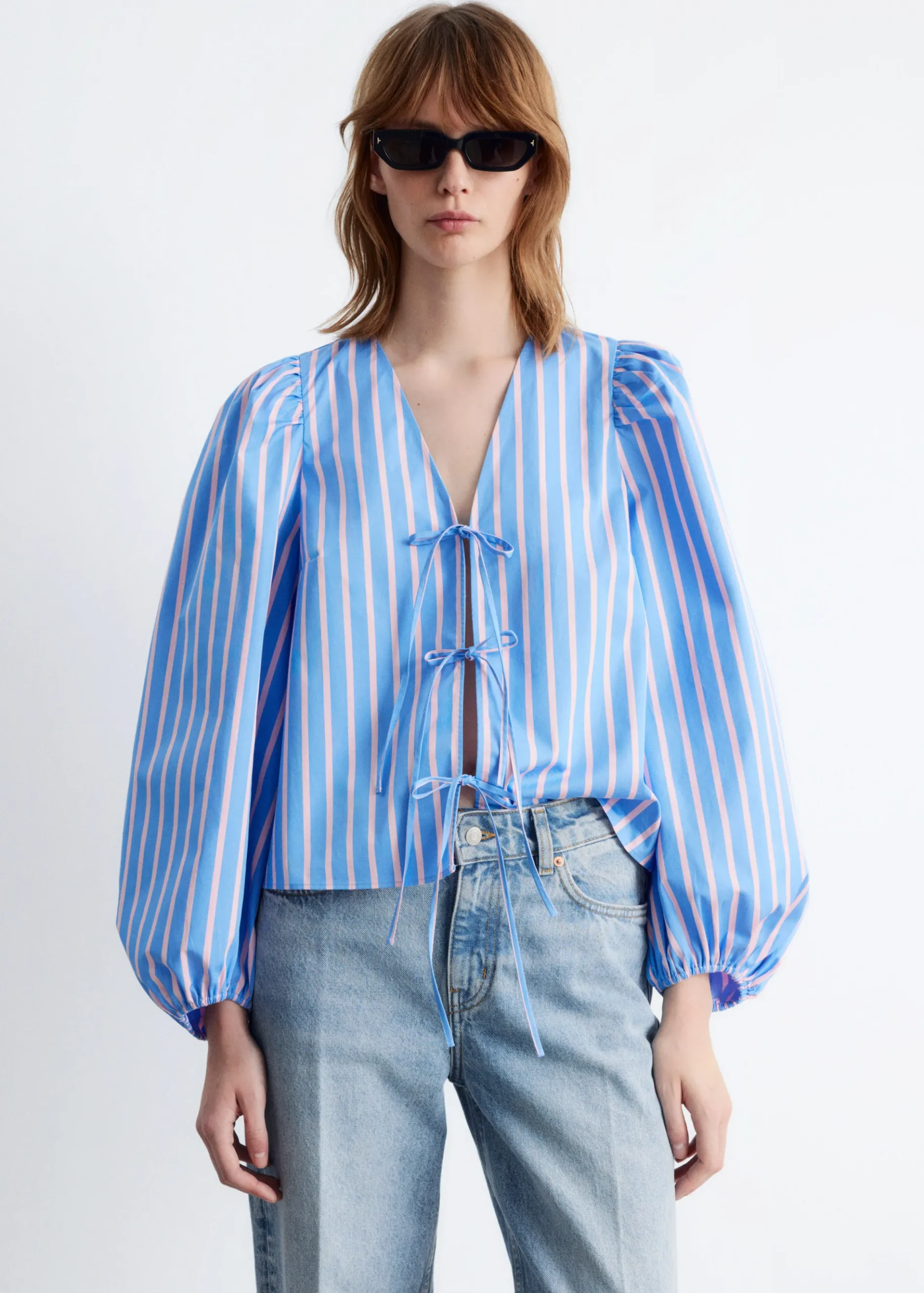 & Other Stories Bluse mit Bindedetail vorne