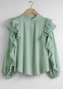& Other Stories Bluse mit Rüschen und Wellenkante