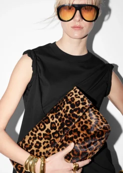 & Other Stories Clutch aus Leder mit