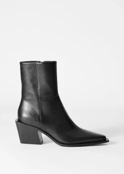 & Other Stories Elegante Cowboystiefeletten aus Leder