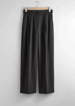 & Other Stories Elegante Hose mit Gürtel