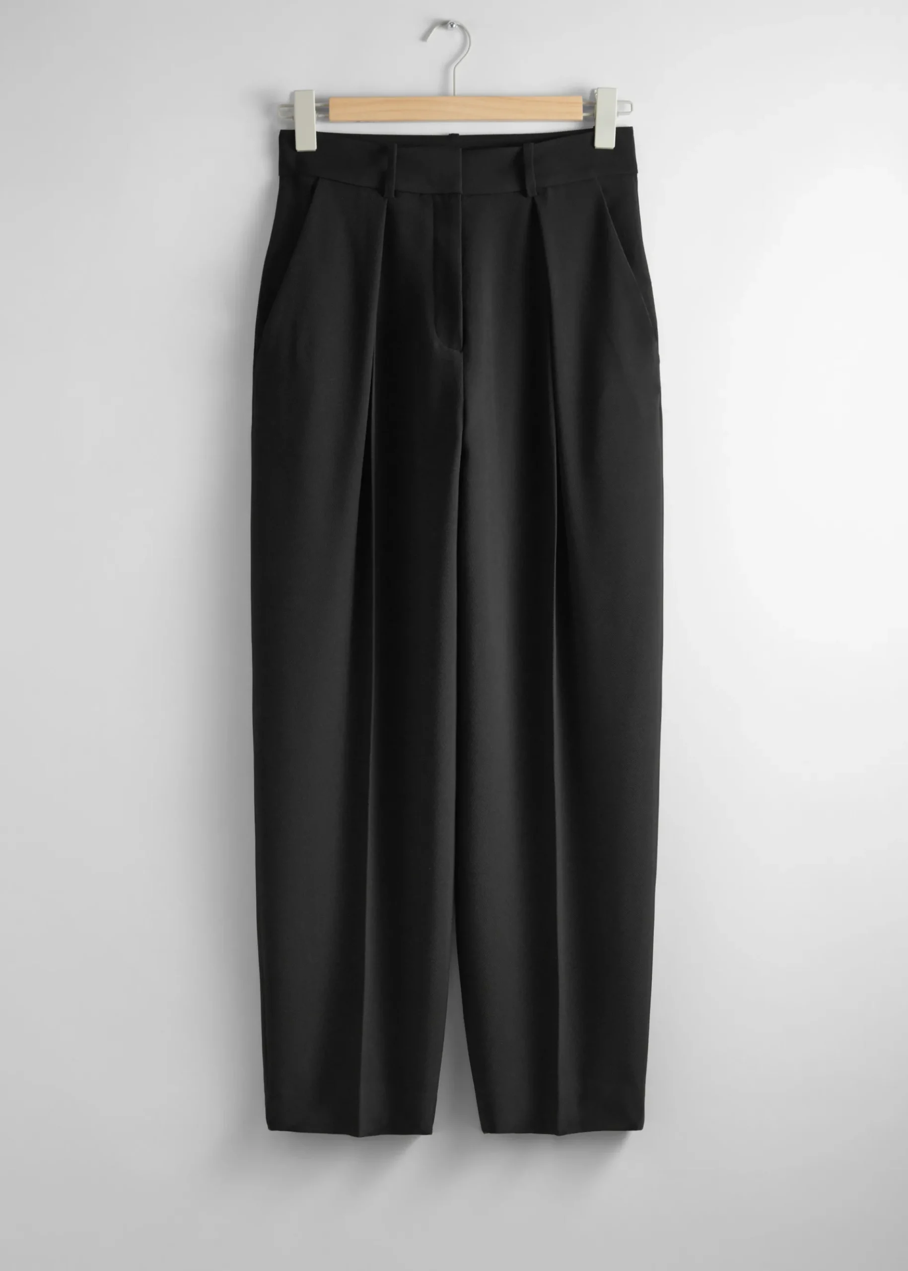& Other Stories Elegante, schmal zulaufende Hose