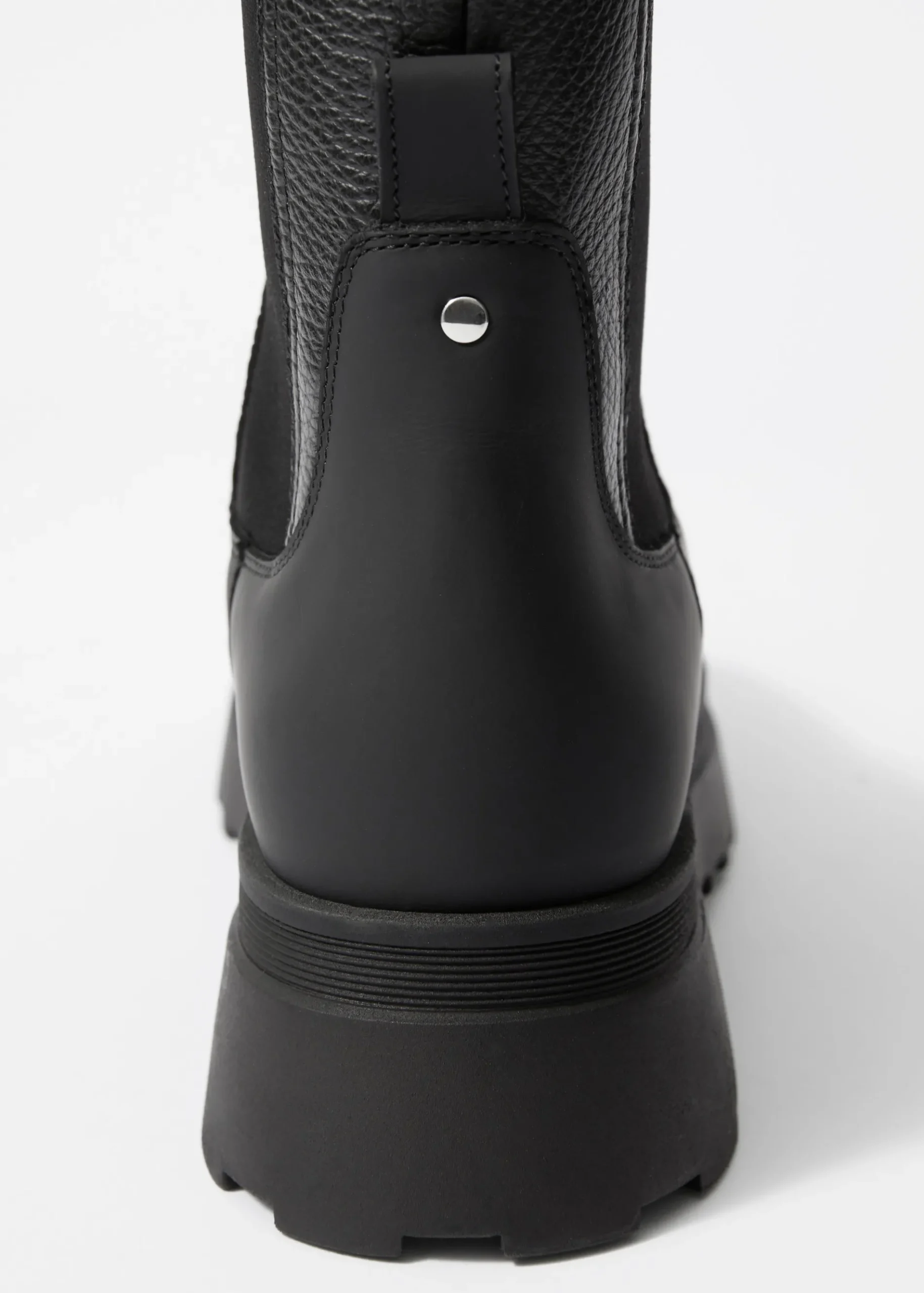 & Other Stories Gefütterte Chelsea Boots aus Leder