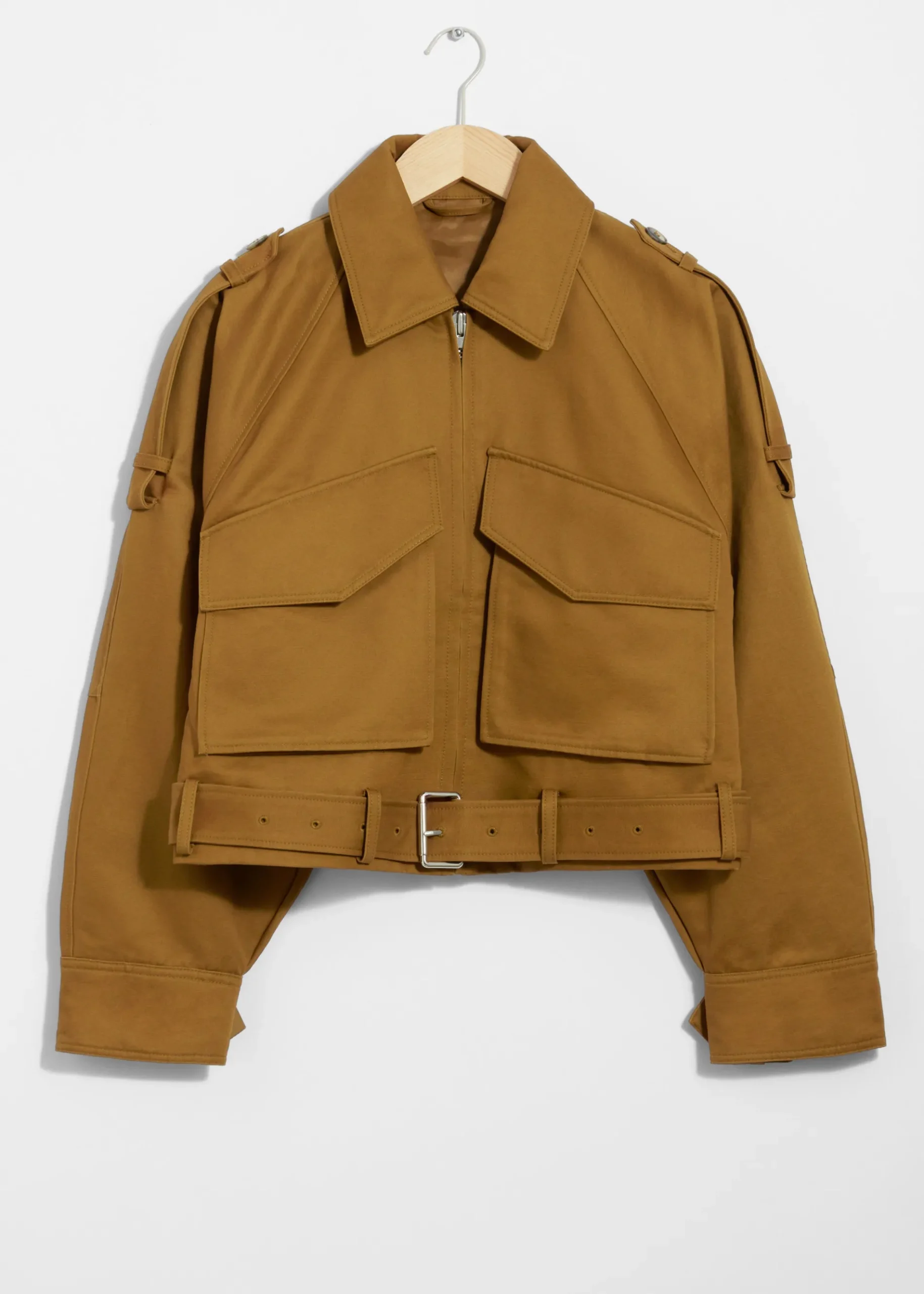 & Other Stories Jacke mit aufgesetzten Taschen und Gürtel