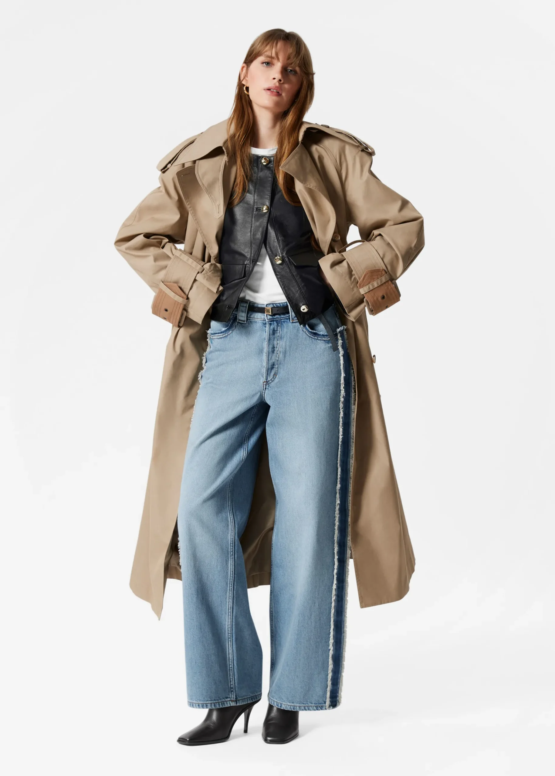 & Other Stories Jeans mit weitem Bein und Fransen