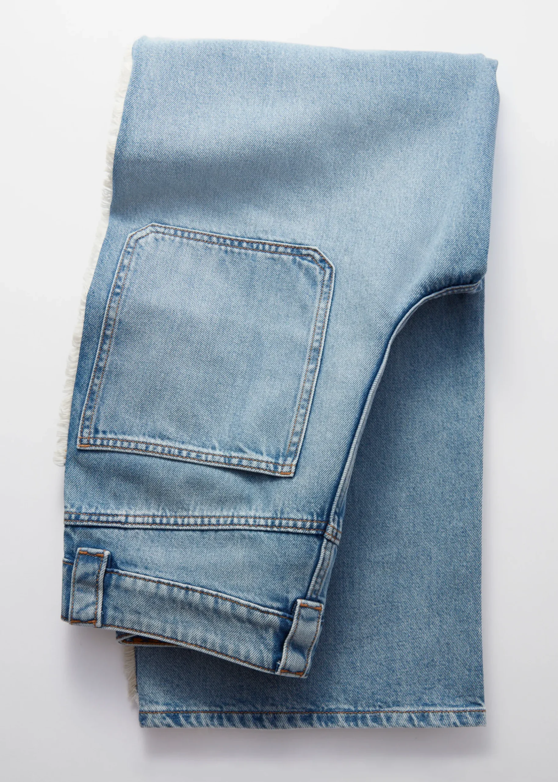 & Other Stories Jeans mit weitem Bein und Fransen