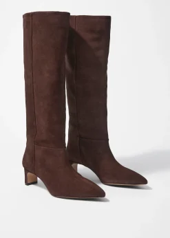 & Other Stories Kniehohe Stiefel mit spitzer Zehenpartie