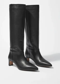& Other Stories Kniehohe Stiefel mit spitzer Zehenpartie