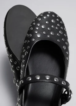 & Other Stories Lederballerinas mit Nieten