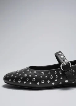 & Other Stories Lederballerinas mit Nieten