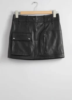 & Other Stories Leder-Minirock im Utility-Stil