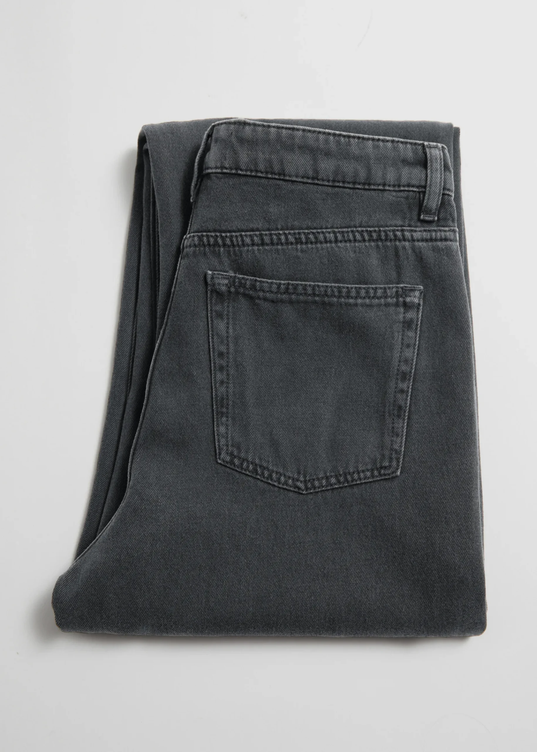 & Other Stories Lockere, schmal zulaufende Jeans