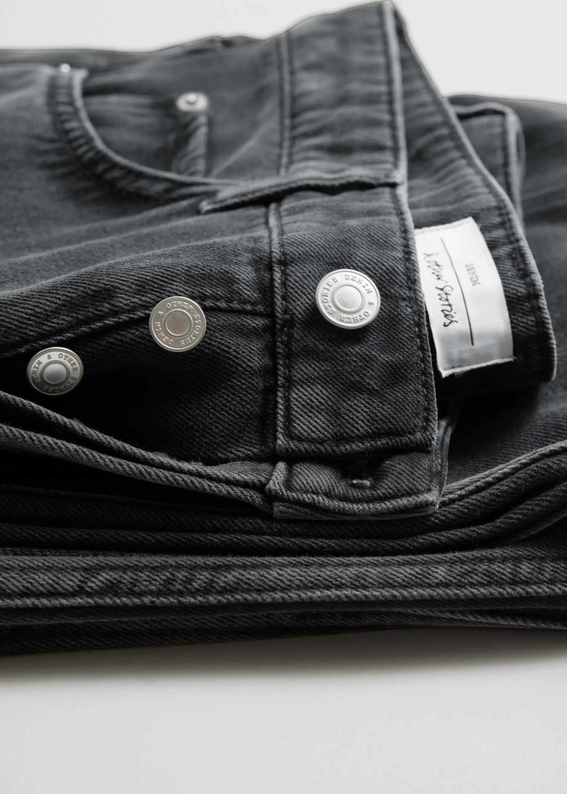 & Other Stories Lockere, schmal zulaufende Jeans