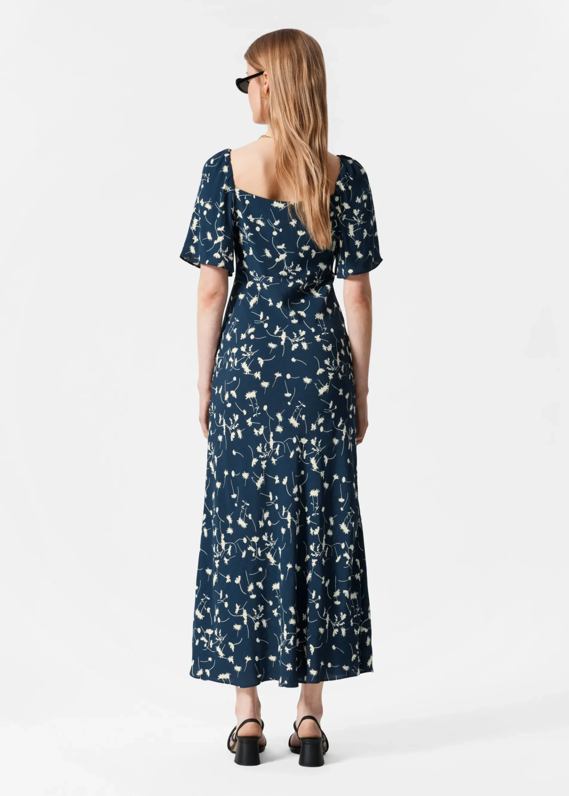 & Other Stories Midikleid mit Volantärmeln