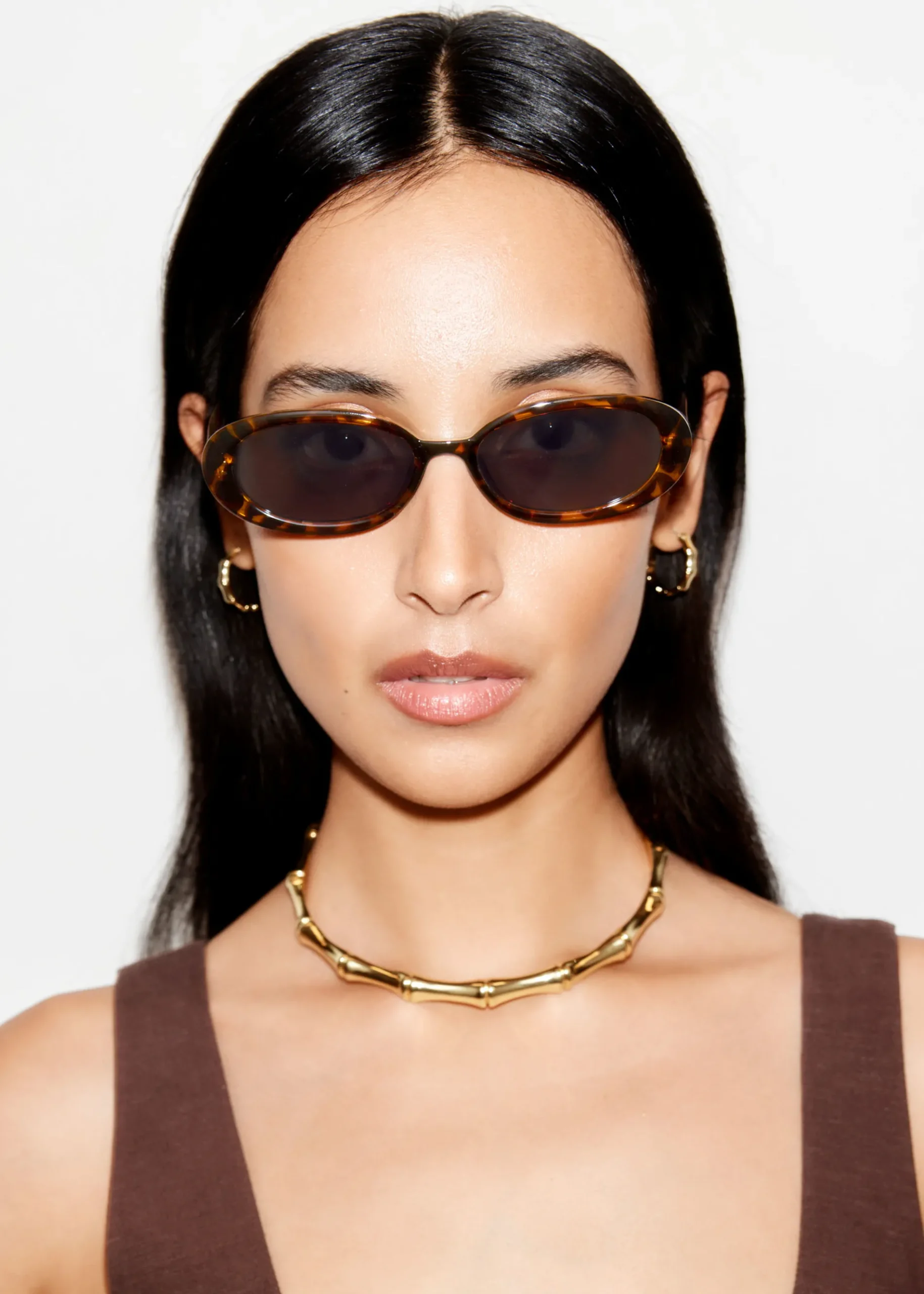 & Other Stories Ovale Sonnenbrille mit schmalem Rahmen