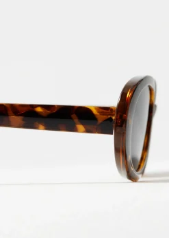 & Other Stories Ovale Sonnenbrille mit schmalem Rahmen