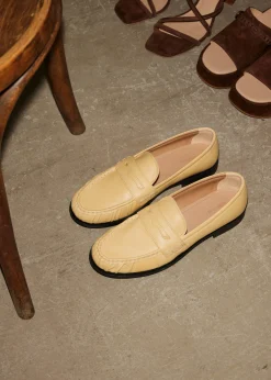 & Other Stories Penny-Loafer aus Veloursleder