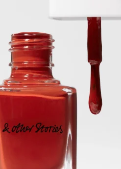 & Other Stories Perfect Rust Nagellack