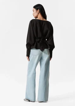 & Other Stories Plissierte Bluse mit U-Boot-Ausschnitt