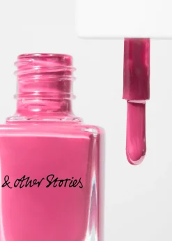 & Other Stories Radical Radish Nagellack