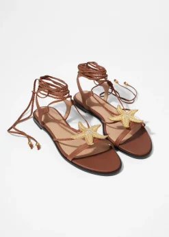 & Other Stories Riemchensandalen mit Verzierungen
