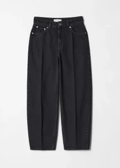& Other Stories Schmal zulaufende Jeans
