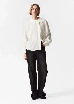 & Other Stories Seidenbluse mit asymmetrischem Kragen