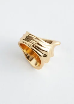 & Other Stories Skulpturaler Ring in Wellenform