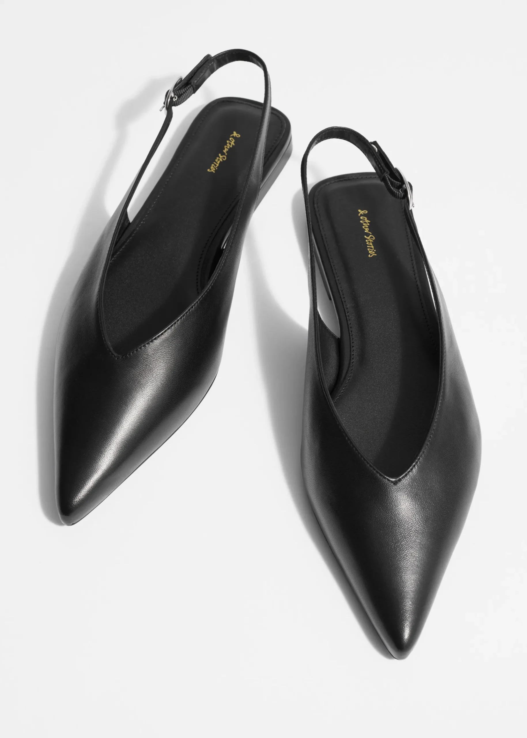 & Other Stories Spitz zulaufende Pumps mit Fersenriemen