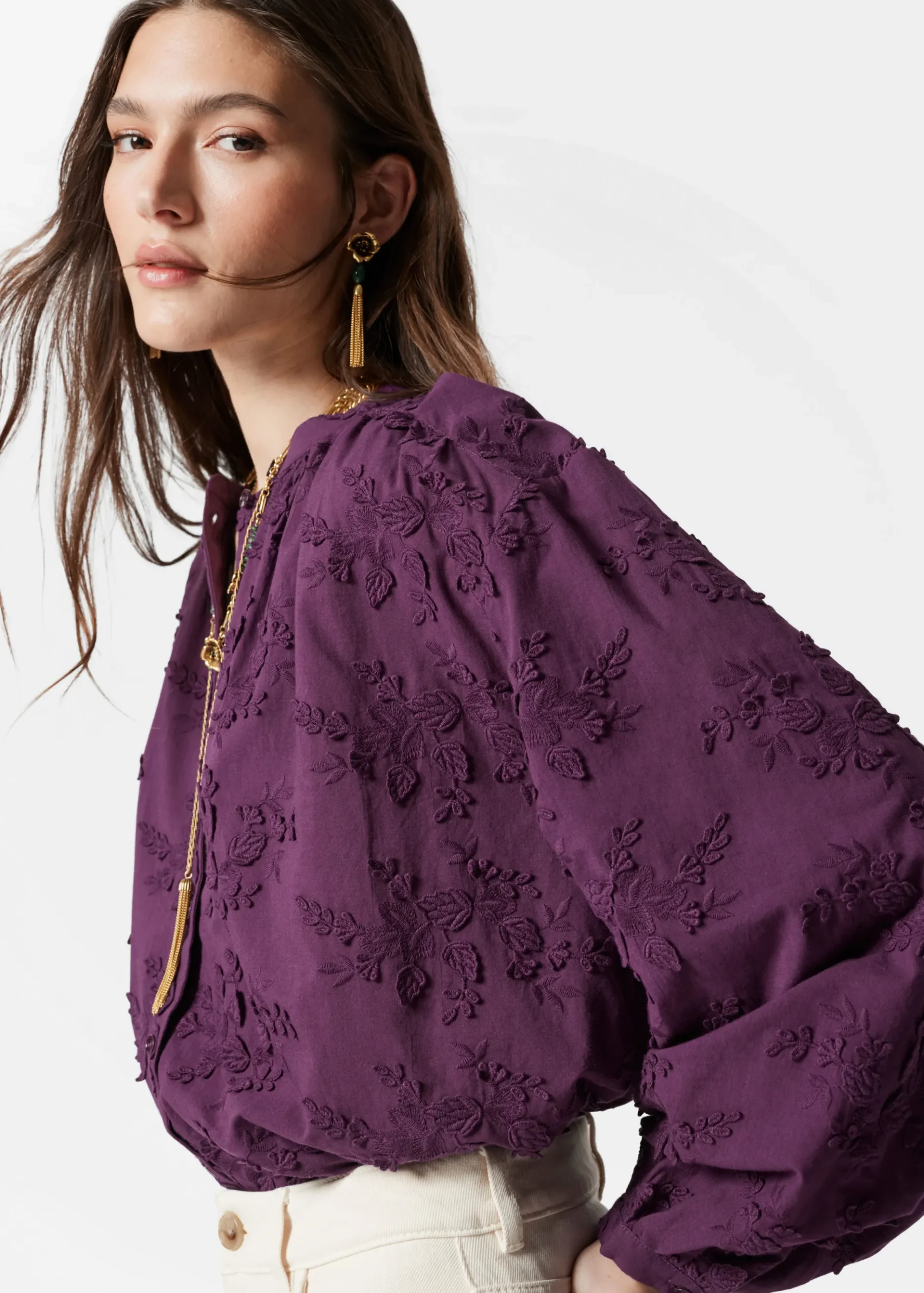 & Other Stories Voluminöse Bluse mit Blumenapplikation