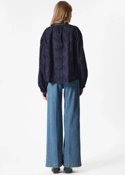 & Other Stories Voluminöse Bluse mit Blumenapplikation