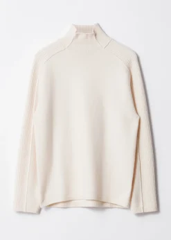 & Other Stories Wollpullover mit Rollkragen und Einsätzen