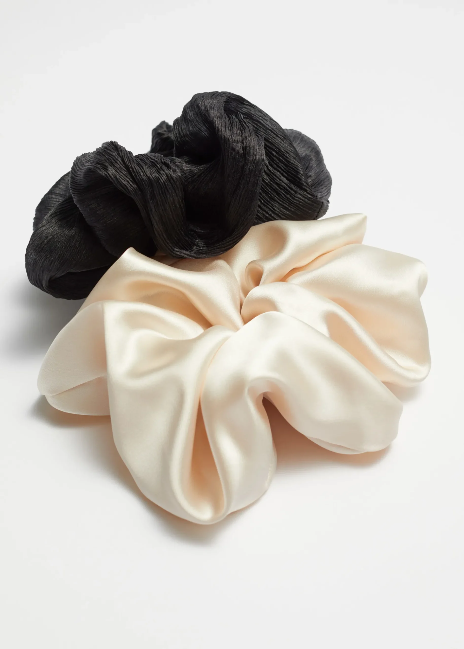 & Other Stories Zweier-Set Satin-Scrunchies in XL